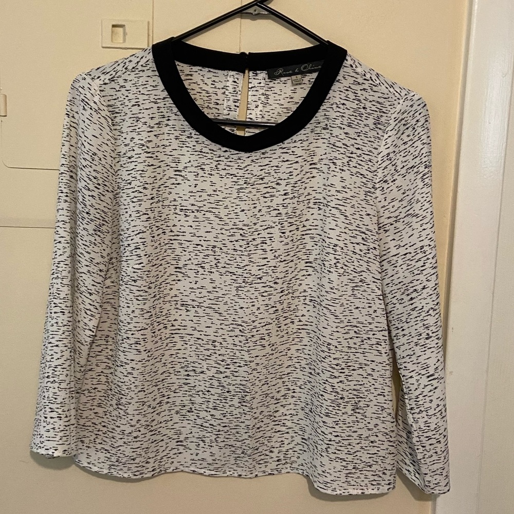Rose & Olive Black & White Light Dress Blouse